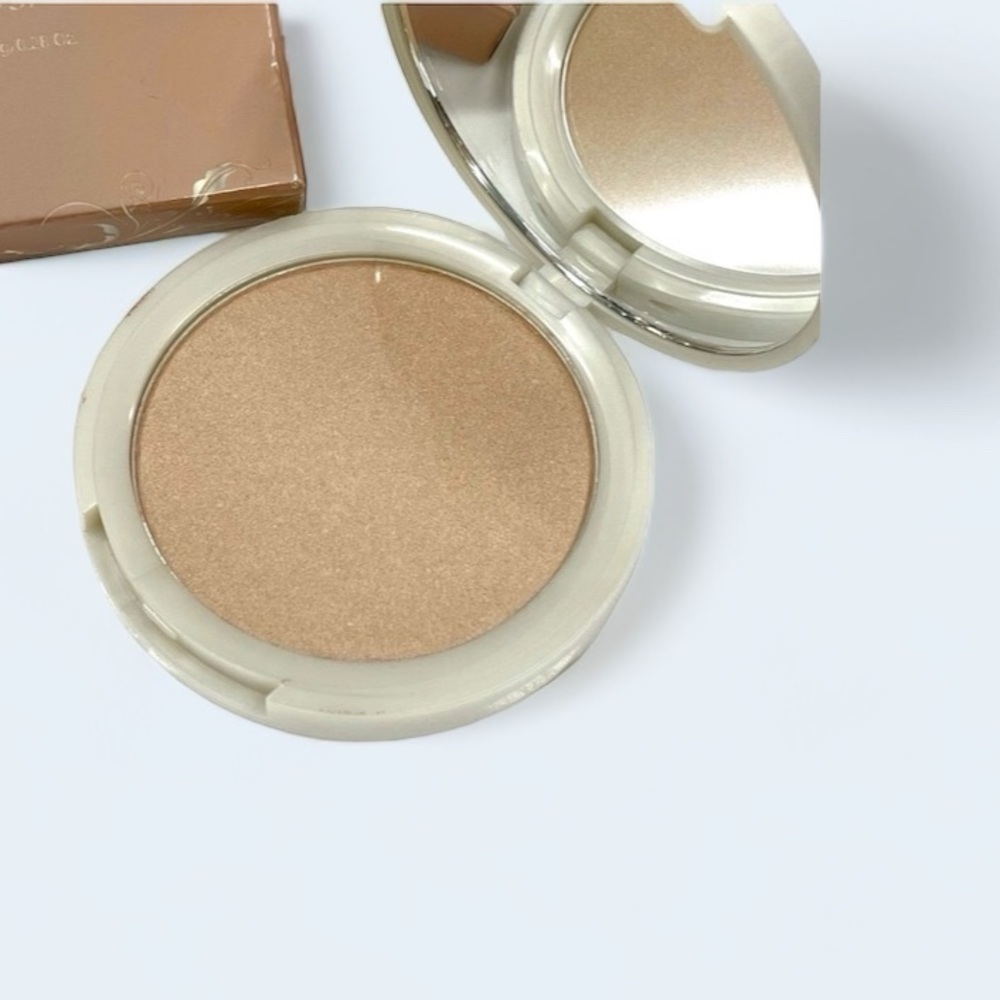 Pure Cosmetics Luminizer Highlighting Powder - Picture 4 of 5